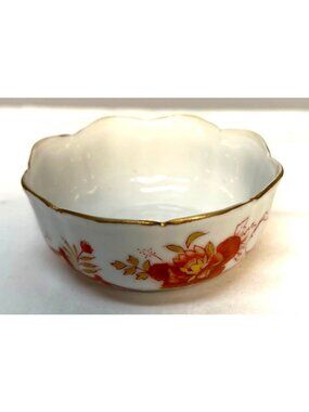 Antique  Chinese Finger Bowl G1130 Scalloped Porcelain Bowl With Gold Trim